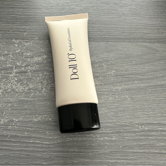 DOLL 10
HYDRAGEL FOUNDATION - Picture 3 of 4